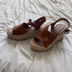 platform sandals ! size 7-7.5